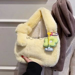 Totes 2022 Winter Faux Furs маленькие сумки подмышки новые милые плюшевые женские сумки для плеча роскошной дизайнерской сумочки пушистые женские сумки сцепление 240407