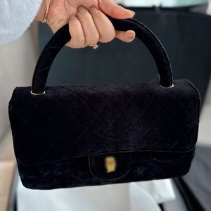 Luxus -Designer klassischer Velours -Tasche Französisch Brand Frauen Mode Handtasche Herumn Winter Neuer Paris Doppelbrief luxuriöser Ladies Seriennummer Top Qualität