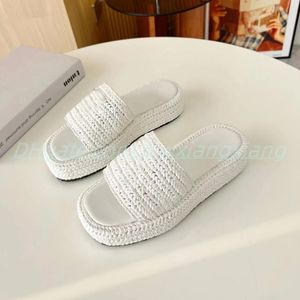 Top Quality Crochet Designer Mulheres Woven Monolith Sole Chinelos Moda Palha Plataforma Metal Triângulo Sandálias Slides Verão Ao Ar Livre Praia Lazer Festa Flip Flops