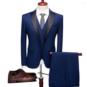 Abiti da uomo Blazer Set da 3 pezzi Cappotto Gilet Pantaloni / Pantaloni da lavoro di grandi dimensioni per banchetto di nozze di colore personalizzato di fascia alta da uomo d'affari