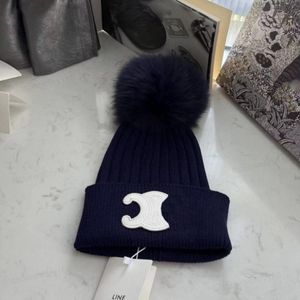 Czapka czapki męskie designer kubełko czapki moda damska ciepła zimowa czapka 9 kolorów faux fur pomp pomps bobble hat na zewnątrz