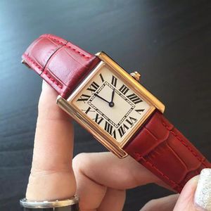 Ny design kvinnor klassiska klockor 22mm 27 mm Dial Black Red Leather Quartz Lady Watch Casual Wristwatch Luxury241w