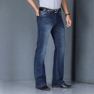 Jeans svasati autunno uomo stile coreano per uomo Boot Cut Bell Bottom Flare Denim Pantaloni lunghi Jeans larghi moda Hombre 2011305P