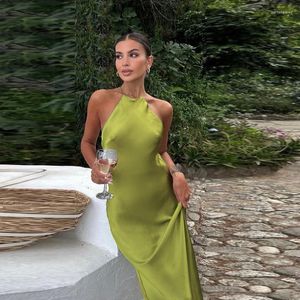 Sıradan elbiseler yaz seksi saten sırtsız elbisesi kadınlar uzun yular elbise 2023 yeşil bornoz zarif spagetti kayış moda maxi