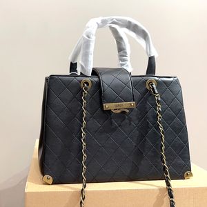 23K schwarze Rindsleder-Handtasche, Designer-Tasche, große Kapazität, Flughafentasche, klassische Damen-Stepp-Einzel-Umhängetasche, Metall-Doppelkettentasche, Umhängetasche, Luxus-Tasche, Tragetaschen