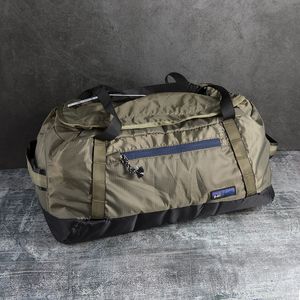 Brand Duffel Bags Large Capacity Lightweight Outdoor Bag Multi Functional Shoulder Travel Sports and Fitness Bag