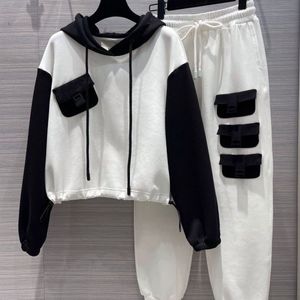 Fen letters di Women's Two Piece Pants Casual Suits Designers Hooded Jackets Capsule Collection Fashion Reversible Fashion Long Sleeve Jacket pant