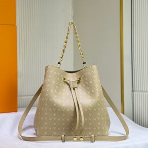 حقيبة دلو فاخرة مصممة حقيقية مصممة للنساء للنساء أعلى جودة عالية السعة حقائب اليد أكياس الكتف مصمم حقيبة كروس