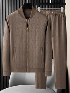 Fatos masculinos outono high-end xadrez pregas personalizadas seda nítida suave jaqueta de duas peças gola de beisebol conjunto de casaco casual