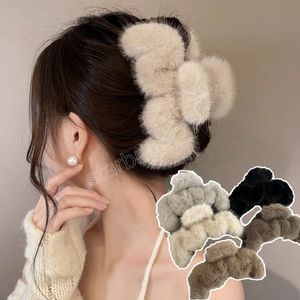 Imitation Fur Ponytail Clip Barrettes Hair Accessories Plush Large Hair Clip Irregular Faux Fur Clip Vintage Crab Clip