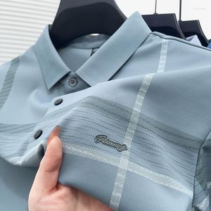 Men's T-skjortor Summer Luxury Short Sleeve Shirt 2023 Ankomster män Fashion Plaid Business Casual Classic Turn-Down Collar Tops Tees