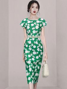 Pist elbiseleri yeni moda yaz yeni ince zarif raglan kısa kollu elbise kadınlar işlemeli dantel içi boş sıcak moda uzun elbise kemer 2024