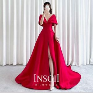 Red Side Split Evening Dresses A Line Prom Gowns Off The Shoulder Neckline Floor Length Satin Formal Dress