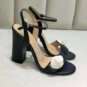 Scarpe designer di marchi di moda Sandali da donna in pelle vera pelle da donna altezza da donna altezza da 7,5 cm tacco quadrato retrò 10,5 cm di tacco super alto tallone di danza all'aperto 43