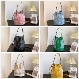 2023 Sıcak Moda Lüksler Tasarımcı Çanta Çekme Çantalar Çantalar Crossbody Buck Bags Kadın Tote Marka Mektubu Gerçek Deri Omuz Çantaları Alışveriş Çantaları Cüzdan Cüzdan