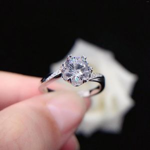 Cluster-Ringe, funkelnder 1 Karat, 6,5 mm D VVS1-Moissanit-Diamant-Verlobungsring, massiver 18 Karat Weißgold-Schmuck für Frauen, AU750-Hochzeit