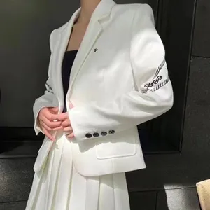 P0027 Kadın Suit Blazers Moda Gelgit Tasarım İnce Kalite Erken Sonbahar Ürün Yağı Akademi Stili Kontrast İşlemeli Takım Palto