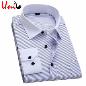 Camicia intera da uomo 2016 Camicia a righe Uomo Marca Business Casual Manica lunga Colletto rovesciato Camicia elegante da uomo Abbigliamento maschile 5XL 62564