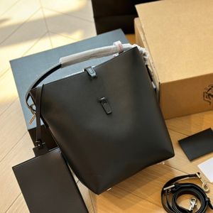 New LE 37 مصمم حقيبة جلدية بقرة لامعة حقيبة دلو الأزياء أكياس الكتف