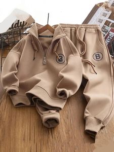 Giyim Setleri Kalın Sweatshirts Çocuklar 2 Parça Setler Sıradan kazak Uzun Kollu Üstler Erkekler Conjunto Sıcak Sweatpants Çocuk Topluluğu 231005