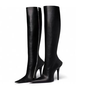 Boot Red Black Women's Fashion Knee Boot مدبب أصابع قدمية من الخنائي الكعب الجانبي القامة الطول حذاء دراجة نارية أحذية مصممة فاخرة 9 سم للنساء أحذية مصنع الأحذية