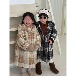 코트 패션 어린이 소녀 겨울 두꺼운 모직 따뜻한 후드 1 가슴의 격자 무늬 롱 자켓을위한 야외 바람 방전 어린이 231008