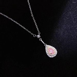 Kedjor CN2023 Fina smycken Solid 18K Gold Nature 0.144CT Pink Diamonds Pendants Halsband för kvinnor Födelsedags presenter