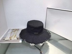 Tipico marchio di moda per ragazza francese JA Cappello da pescatore Lettera corretta LOGO Cappello caldo alla moda per autunno e inverno