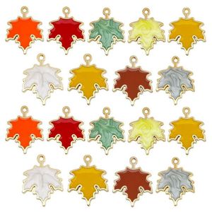 20st Classics Multicolor Emamel Maple Leaf Alloy Oil Drip Charms Hängen för smycken Making Halsband örhängen Keychain DIY CRAF266K