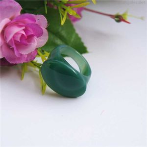 Anelli a fascia Superficie dell'anello ovale in agata longan verde naturale intagliata a mano Anello ad anello