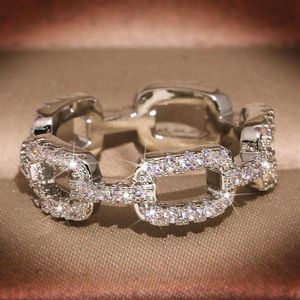 Pierścienie projektantów mody dla kobiet lśniących krystalicznie diamentowy kamień biżuterii 3004