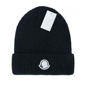 Designer de moda MONCLiR 2023 outono e inverno novo chapéu de lã de malha de luxo chapéu de malha site oficial versão 1:1 gorro artesanal 23 cores