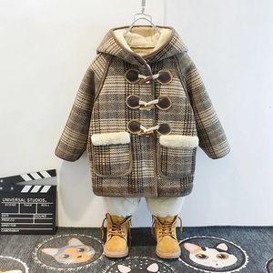 Mantel Winterjacke für Jungen Mädchen Kinder verdicken Wolle Kinder mit Kapuze samt warm mittellang kariert Retro Oberbekleidung 231008