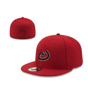 2024 Lettera del tifoso all'aperto unisex Cappello da baseball aderente Accessori moda Mix Ordine Taglia Chiuso Piatto Bill Base Ball Snapback Caps Bone Chapeau 7-8