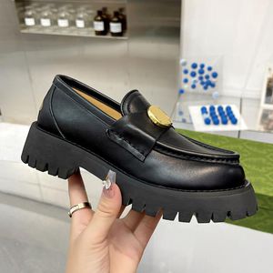Herrenlaobers Männer Designer-Slipper Italienische Luxusmodemarke Loafer Größe 38-45 Modell PG02