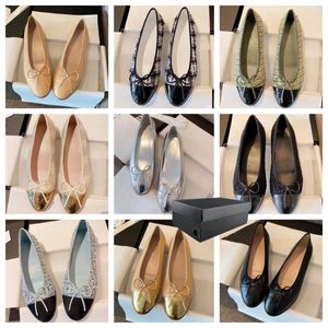 Sapatos de desenhista Paris Channellies Sapato Ballet Flats Sapatos De Couro Bailarina Luxo Rodada Senhoras Slingback Saltos Vestido Sapatos Azul Branco Preto Tamanho 35-41