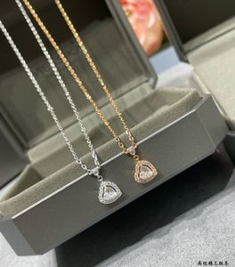 Luxury Pendant Necklace Top V Gold Joy Move Märkesdesigner Full Shinng Zircon Heart Charm Chain Choker för Women Jewelry Party Gift