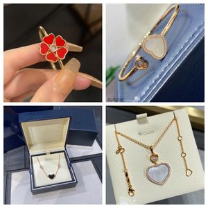 Neue modische Top-Look-Halskette, Infinity-Herz-Schmuckkollektion, Halsketten und Armbänder, goldfarben, rhodiniert, Modeschmuck, Hochzeitsschmuck für Frauen und Mädchen