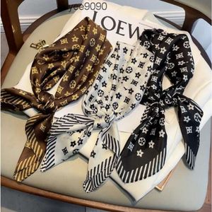 70x70cm Simple Presbyopia Designer Letters Print Floral Silk Scarf Headband for Women Fashion Lo louisely Purse vuttonly Crossbody viutonly vittonly RCZG