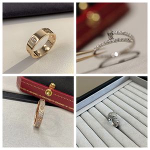 Ny modetopp Look Love Rings for Women Gold 18K Titanium Steel rostfritt stål Band Friendship Ring - Perfekt tillbehör för alla tillfällen USA: s storlek