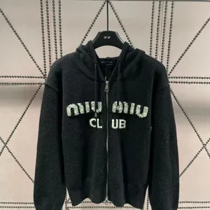 Fonte 23 Maglioni con cappuccio con diamanti per unghie Miu/m per l'industria pesante autunno/inverno, vendita calda di cardigan