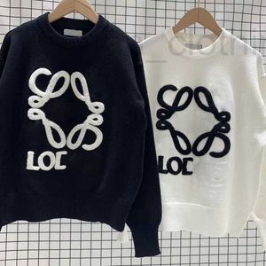 Designer broderad tröja ull stickad tröja rund hals hoodie toppkvalitet långärmad t -skjorta vinter varm pullover kappa lyx kvinnors tröjor wr9d