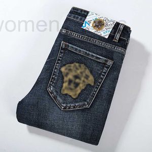 Herrenjeans Designer 2022 Sommer neue Jeans, Herrenpersönlichkeit, Modemarke, leichter Luxus, elastisch, Slim Fit, Hose im europäischen Stil FS34