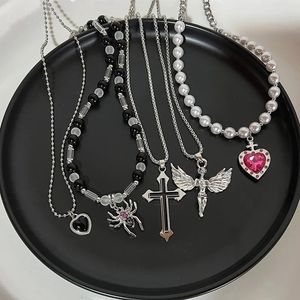 Chokers Vintage Perle Liebe Schmetterling Spinne Anhänger Choker Halskette Für Männer Frauen Gothic Hip Hop Kreuz Mond Kette Lange Schmuck Halloween 231006