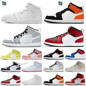 Scarpe da basket per bambini per ragazzi ragazze Infrared Carmine 1s UNC Toro Hare Oreo Maroon Youth Sports Sneakers Comic Kids taglia EU28-202B