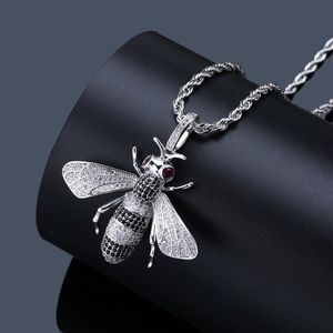 Fashion- hiphop ised ut guldhänge halsband Little Bee Pendant Necklace Fashion Necklace Jewelry259g