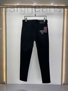 Mäns jeans designer designer 2023 vår sommarsträcka denim smal jean man klassiska byxor svarta casual mens byxor milan traingle mol3 a352