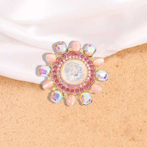 Designer Luxury Brosch Wind Relief Beauty Head Brosch New Fashion Women's Clothing Accessories Crystal Rhinestones High-End Corsage