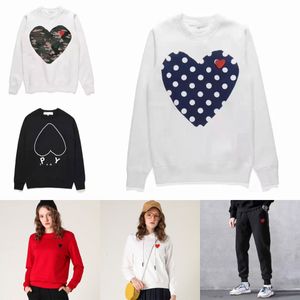 디자이너 남성 놀이 까마귀 스웨트 셔츠 여자 Red Heart Comm Casual Des Badge Garcons Fleece 캐주얼 점퍼 느슨한 코트