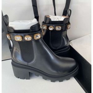 Guugu buty zimowe mody kobiety kostki krystalicznie wyciągnięte pasy czarne cielę skórzane but haftowa pszczoła Chunky Combat Soles Botki EU35-40